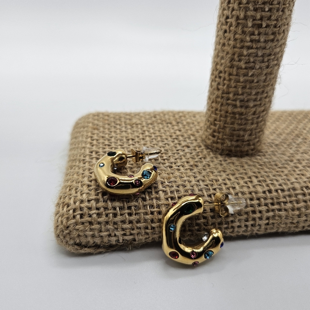🆕️Cuff hoop with cubic zirconia colored stones earrings